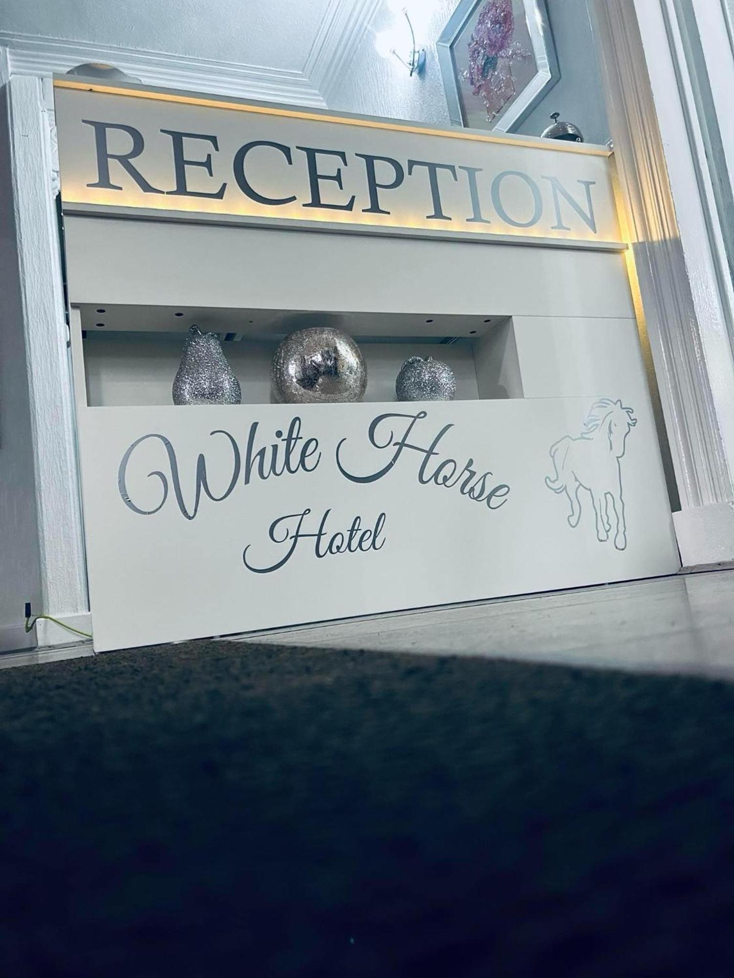White Horse Hotel Strichen Extérieur photo