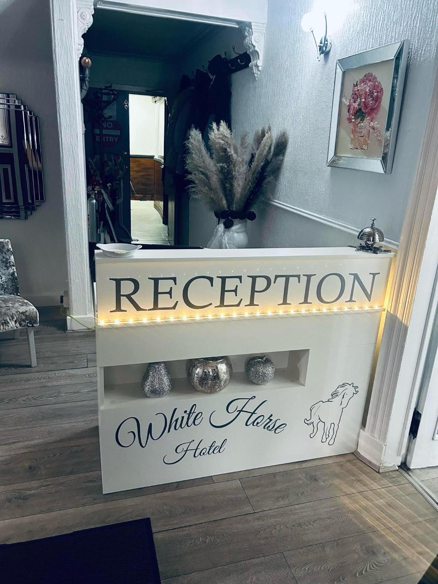 White Horse Hotel Strichen Extérieur photo