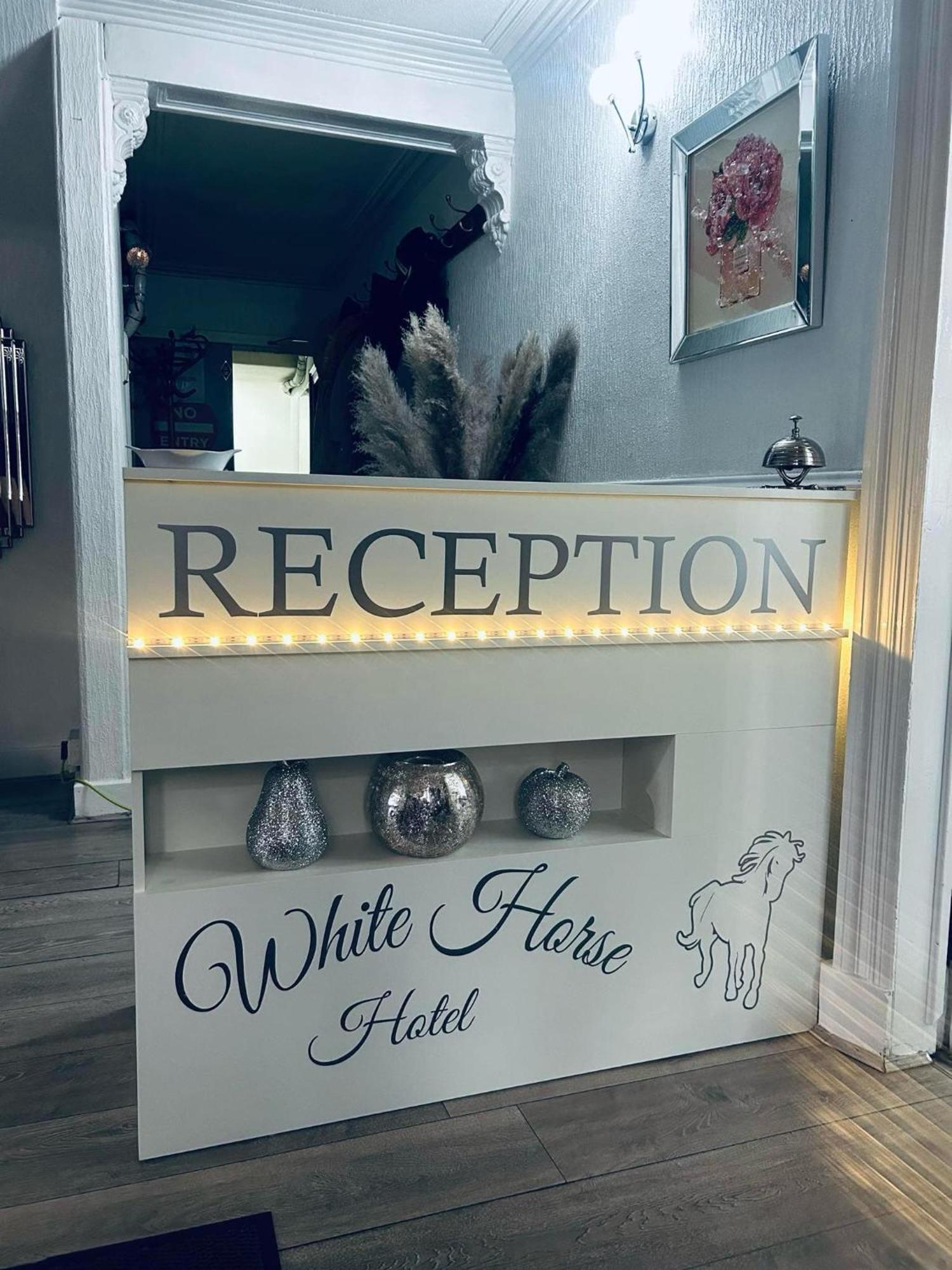 White Horse Hotel Strichen Extérieur photo